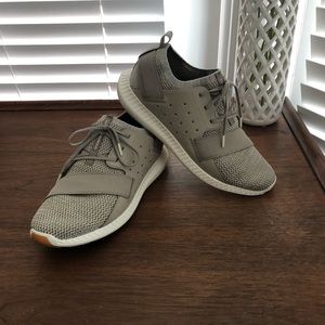 UA Knit Sneaker Tennis Shoes
